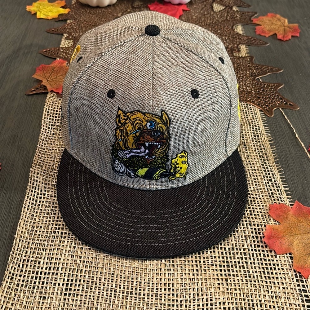 NWOT Killer Bear Globs Grassroots California Hat Abrooks Art Tan Graphics 7 3/4